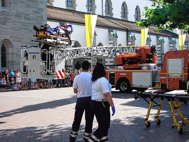 Bild 23: Bilder von der Schauübung der Feuerwehr und der Rettungsdienste auf dem Radolfzeller Marktplatz