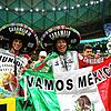 Mexikanische Fans unterstützen ihre Mannschaft bei der Weltmeisterschaft in Katar.