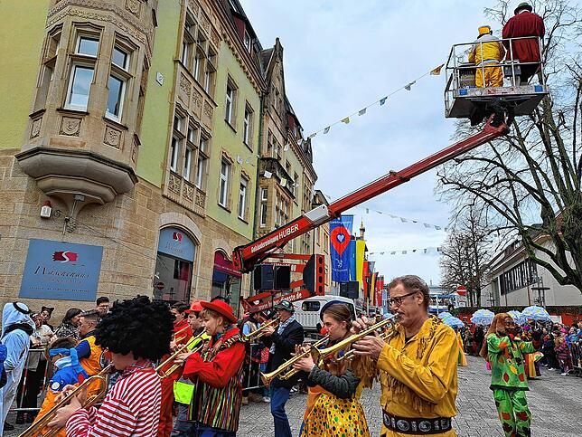 Bild 9: Großer Umzug am Fasnachtsmändig - Bilder
