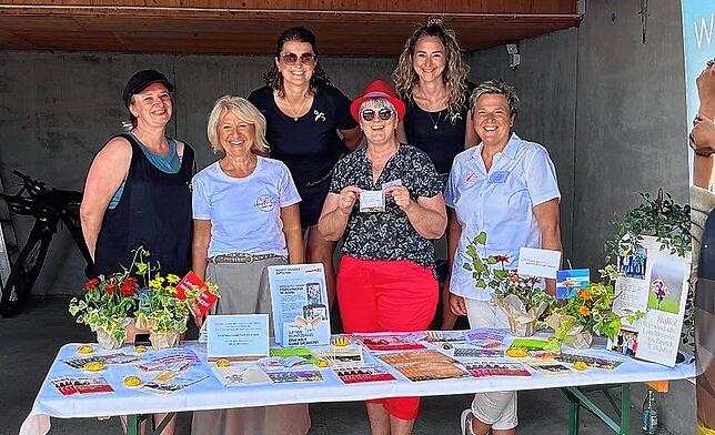 Beim Hoffest der Familie Russ in Lottstetten am 18. Juni 2023 beteiligten sich die Landfrauen mit einem Eisstand und einem Infostand. ...