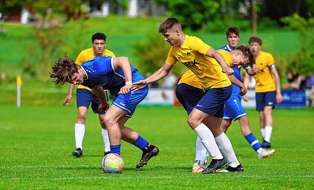 Bild 7: 6:0-Sieg im Spitzenspiel! A-Jugend der SG Dettingen-Dingelsdorf erobert Bezirksliga-Spitzenposition