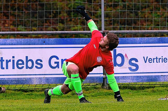 Bild 2: Acht Tore im Duell zwischen FV Walbertsweiler und SV Deggenhausertal. Wir haben die besten Bilder!