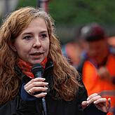 Helene Sommer, Geschäftsführerin der IG-Metall Friedrichshafen-Oberschwaben, sieht einen sicheren Weg für ZF in die Zukunft „auch ...