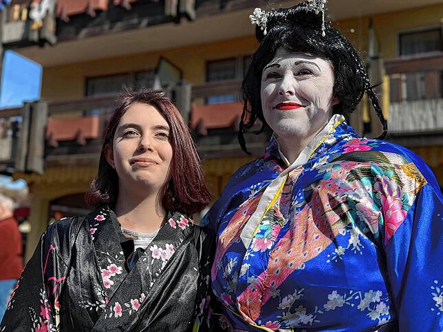 Bild 1: Närrisches Treiben beim fröhlichen Fasnetsmarkt 2025
