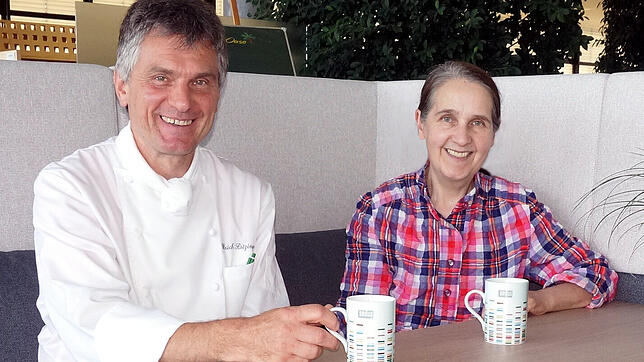 Ulrich Rotzinger, Küchenchef in der Sedus Stoll-Kantine in Dogern, spricht mit unserer Mitarbeiterin Ursula Freudig über die ...