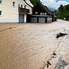 Der Stühlinger Ortsteil Grimmelshofen am Donnerstag vergangener Woche: Nach heftigen Regenfällen ist der Mühlebach über sein Ufer ...