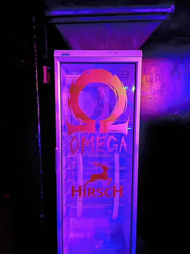 Was einmal Deckname für das Geheimprojekt war, steht heute an der Türe: Omega.