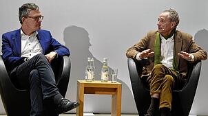 Roderich Kiesewetter (links) und Tim Guldimann diskutieren in der Zeppelin-Universität in Friedrichshafen, wie Friede in Europa ...
