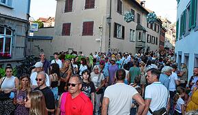 (Archivbild) Anfang Juli 2025 lockte der Gassenfreitag zahlreiche Einheimische und Besucher in die Niederburg. Über Jahre hinweg hat ...