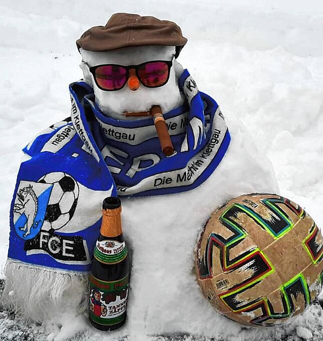 It&lsquo;s cool man: Der Schneemann des FC Erzingen gibt sich angesichts des Spitzenplatzes in der Bezirksliga betont lässig.
