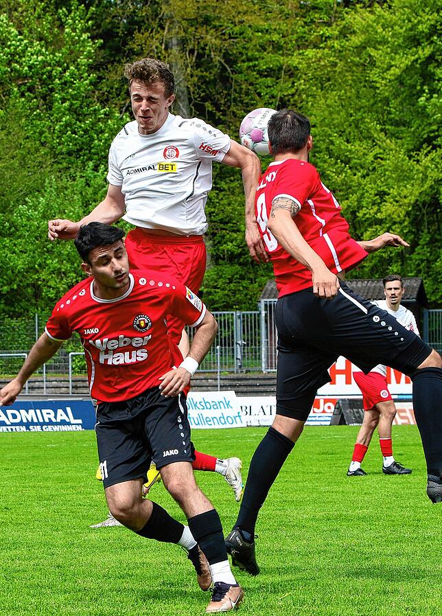 Bild 28: Die besten Bilder vom Verbandsliga-Verfolgerduell zwischen dem SC Pfullendorf und dem SV Linx!
