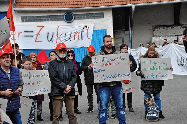 Am Samstag den 13.4.2019 fand auf dem Fabrikgelände der Firma Lauffenmühle in Lauchringen eine Kundgebung mit rund 800 Teilnehmern ...