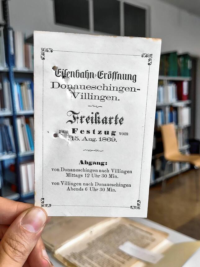Das Stadtarchiv Villingen-Schwenningen hütet dieses Objekt, das einen Meilenstein auf dem Weg zur Schwarzwaldbahn von Konstanz nach ...