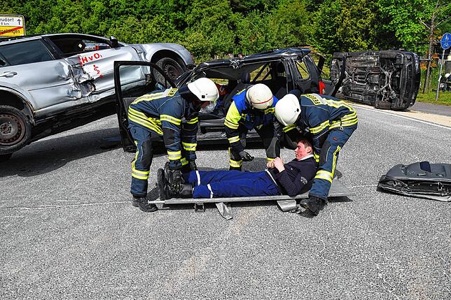 Bild 26: Bilder der Abschlussübung einer Blaulichtorganisationenübergreifenden Fortbildung