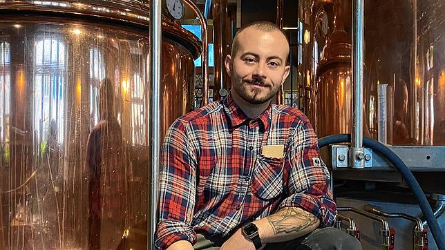 German Kustov ist der Brauer im Brauhaus Joh. Albrecht in Konstanz. Er genießt es, Kreativität in den Prozess einfließen zu lassen.