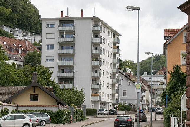 Eines der höchsten Gebäude in Waldshut steht in der Gurtweiler Straße. Das oberste Stockwerk kann hier noch mit der Drehleiter erreicht ...