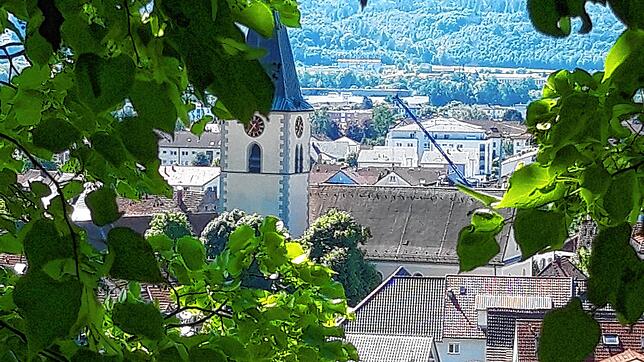 Von den fünf Linden hat man einen wunderbaren Blick auf den Ort.