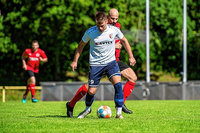 Bild 4: FC Schlüchttal gewinnt beim FC 08 Bad Säckingen mit 4:2 &ndash; und wir haben Bilder!