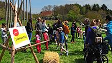 An den Osterfeiertagen ist im Freilichtmuseum Neuhausen ob Eck ein buntes Programm geboten: Dazu zählt auch der Eierlauf für Familien.