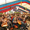 Volle Hütte: Wenn die Feuerwehrkapelle zum Handwerkerwettbewerb bei ihrem Sommerfest ruft, strömen die Besucherinnen und Besucher in ...