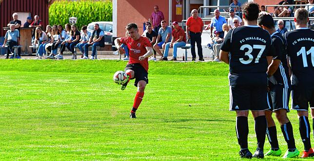 Bild 24: FC Hochrhein besiegt den FC Wallbach deutlich mit 4:0 &ndash; und wir haben die Bilder!
