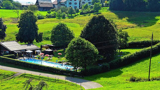 Das Höhenschwimmbad Schweigmatt kann als Vereinsbad weitergeführt werden. Foto: Edgar Steinfelder