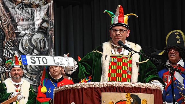 Beim Stockacher Narrengericht am 20. Februar 2020 ging es Narrenrichter Jürgen Koterzyna unter anderem um das neue Alt-Kennzeichen für ...