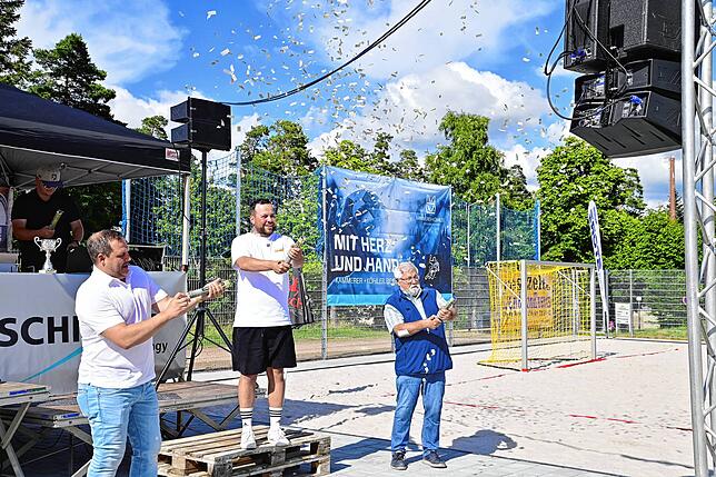 Bild 4: Bilder von der Einweihung des Beach-Handballfelds in St. Georgen