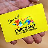 Nach einer Probezeit in mehreren Modellregionen soll die Landesehrenamtskarte für freiwillig Engagierte in ganz Baden-Württemberg kommen.