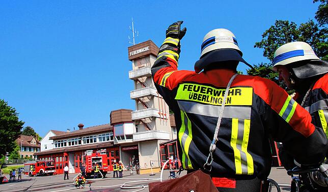 Noch warten muss die Überlinger Feuerwehr, um ihren zentralen Standort in der Kernstadt (Bild) den Vorschriften gemäß umzubauen. Auf den ...