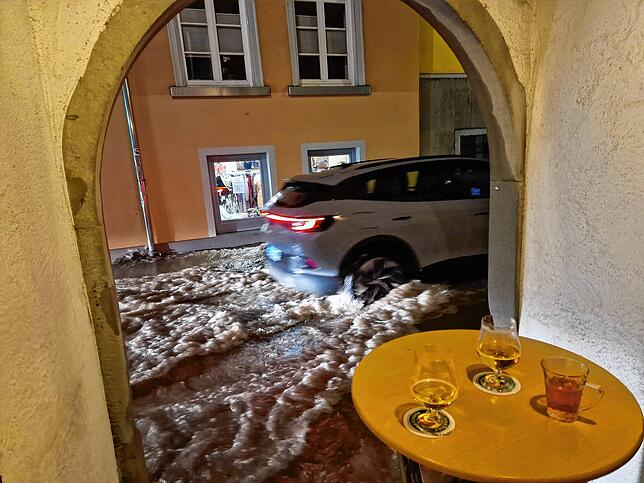Bild 20: Starkregen setzt Überlingen unter Wasser