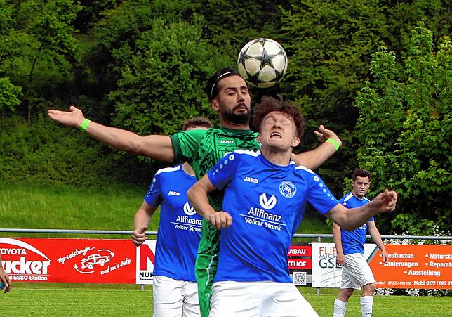 Bild 17: Der TSV Aach-Linz kantert Spfr Owingen-Billafingen 7:0 nieder. Wir waren mit der Kamera dabei.