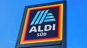 (Archivbild von 2021) Auf dem Parkplatz des Discounters an der Oberlohnstraße ist es am Sonntag, 20. Juli, zu einer Auseinandersetzung ...