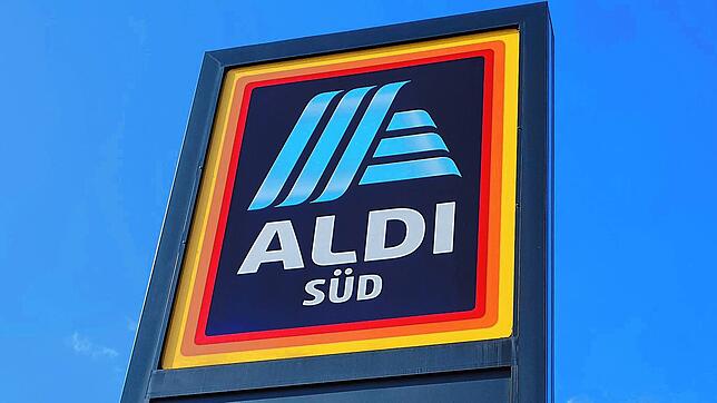 (Archivbild von 2021) Auf dem Parkplatz des Discounters an der Oberlohnstraße ist es am Sonntag, 20. Juli, zu einer Auseinandersetzung ...