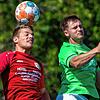 Derby am zweiten Spieltag: Nach einem Jahr Pause stehen sich Nico Reichardt (links) vom Neuling FC Schlüchttal und Jannik Kaiser von der ...