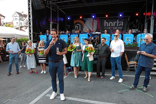 Bild 29: Bilder vom Weinfest Konstanz 2024: Feiern auf dem Stephansplatz