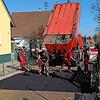 Drei Tage lang dauerte die Reparatur eines Wasserrohrbruches in der Rundstraße. Das Bild zeigt Arbeiter der Straßenbaufirma Stingel beim ...