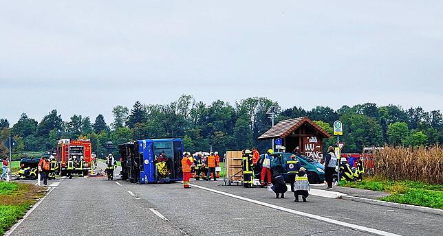 Rettungskräfte bei einer Katastrophenschutzübung bei Frickingen Anfang Oktober.