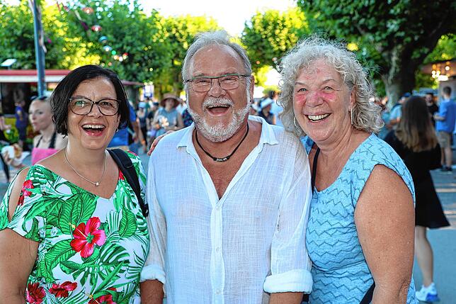 Bild 17: Seenachtfest 2024: Bald beginnt das große Feuerwerk und die Besucher strömen ans Bodenseeufer