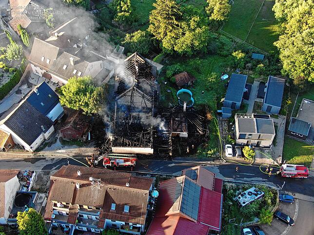 Dieses Bild bot sich nach dem jüngsten verheerenden Brand eines Wohnhauses und einer Scheune im Singener Stadtteil Bohlingen.