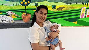 Happy End nach einer langen Zeit des Hoffens und Bangens: Fatima Chabo mit ihrer kleinen Tochter Elisa. Elisa war im Februar als ...