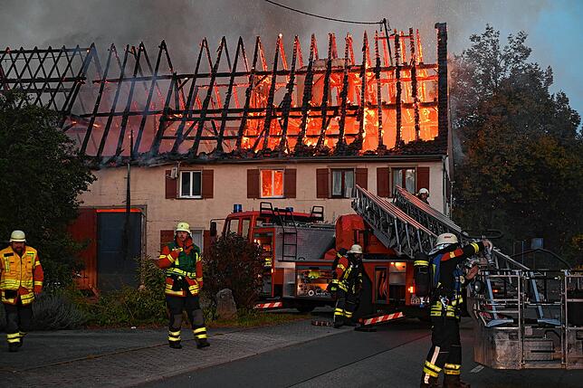 Bild 10: Brand eines Bauernhofs: Bilder aus Billafingen
