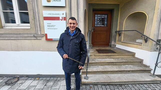 Den Taktstock hat er fest in der Hand: Seit 1. November ist Fabian Göggel neuer Stadtmusikdirektor in Pfullendorf. Er leitet die ...