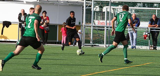 Bild 5: SpVgg. Brennet-Öflingen feiert 6:1-Kantersieg beim SV Herten
