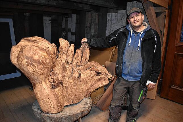 Faszination Holz: Auch eine große Wurzel kann zu einem Kunstobjekt werden.