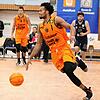 Beschlagen mit dem Ball und ein intelligenter Spielgestalter: Nate Britt, der neue Point Guard der wiha Panthers Schwenningen. Bild: Sauter