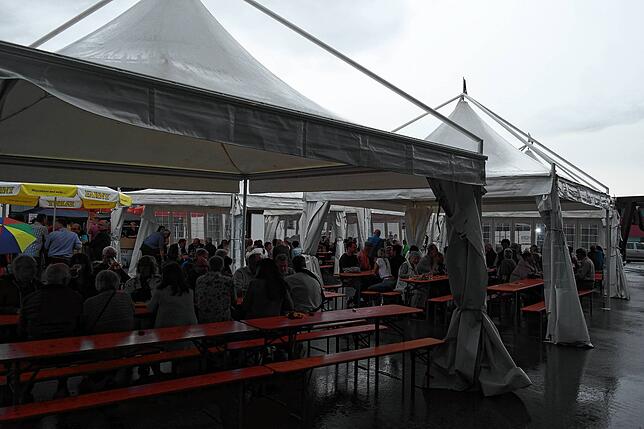 Bild 4: Bilder von der Feier zur Eingemeindung von Kluftern nach Friedrichshafen vor 50 Jahren