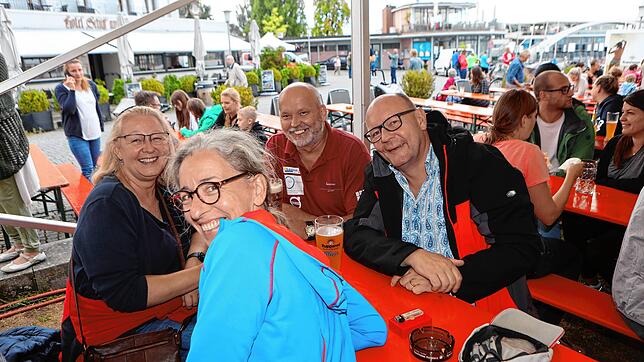 Bild 19: Gute Stimmung beim Hafenfest! Am Wochenende geht es in Staad nochmal rund