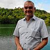Manuel Seidel, Vorsitzender der DLRG-Ortsgruppe Steißlingen, kennt den Steißlinger See und erklärt die Gefahren. Die Ortsgruppe bietet ...