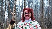 Der Markdorfer Kaujohle ist eine Figur aus dem Wald. Oberkaujohlin Manuela Boll ist hier im Gehau bei Ittendorf, wo die Figur der Sage ...